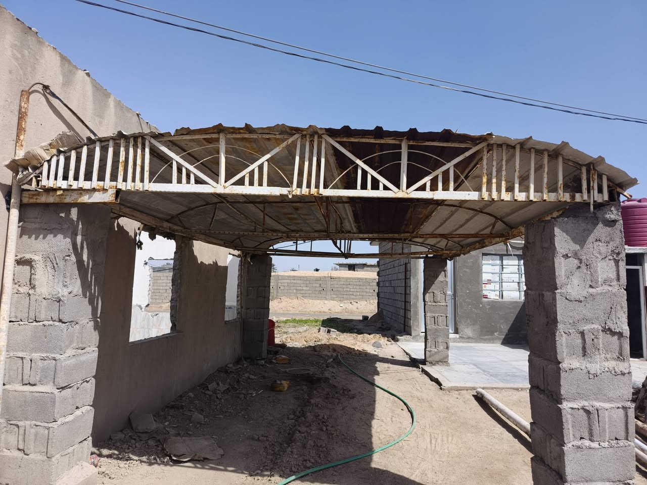 سقيفة للبيع طول 7 متر عرض 4 متر العنوان ابو الخصيب محيلة للاستفسار الاتصال ***********
