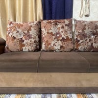 2تخم نضيف جدا وسعر مناسب 2 قنفه حجم جبير و4 كرسي للاستفسار 07715826248...