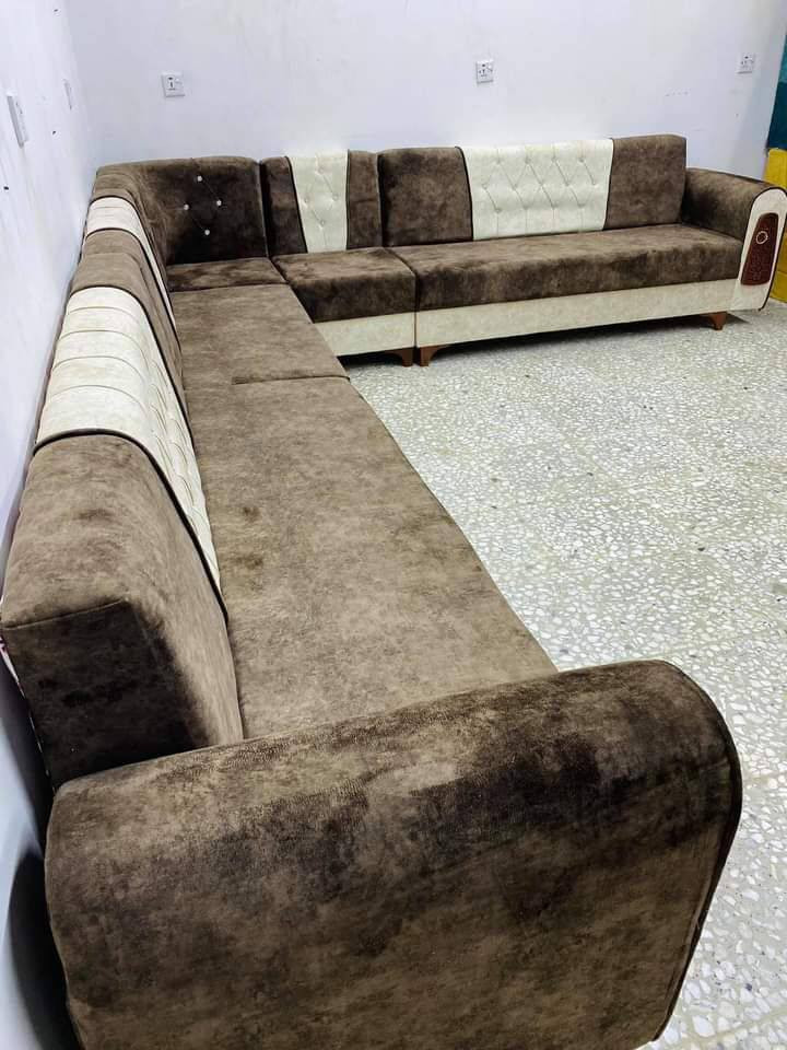 يابلاش يابلاش .    ✌️💕

يعلن معرض الامير عن توفير جميع الالوان وموديلات 
مميزه 🤗🫶🏻
حسب طلب الزبون 🆕
يتكون الديوان من 6قطع 
      قياسه (6 امتار ونص)❤️
     
10 مقاعد 🩷

كما تتوفر قياسات حسب المساحة والطلب 🫣✨
مواصفات  العمل ✨
خشب جام روسي 
المقعد بلوك اصلي 
سفنج مميز 
قماش تركي درجة اولى 🇹🇷
العمل نفس الموصفات المذكورة
ملاحظة:يوجد مع كل طلب 4 كوشات هدية 🤍✨
 🇮🇶🤍
سعر الديوان 300الف فقط 
ملاحضه
للحجز مراسله الصفحة 🤗👍او الاتصال على الرقم.ا*********** او  ***********واتس اب 🥰🤍
