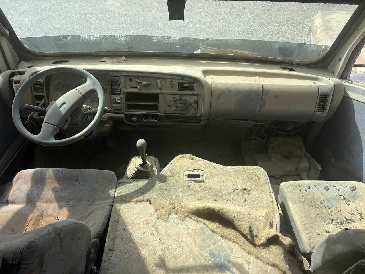 للبيع بدون ارقام بس كتاب مزاد يمكن نقلها محملة   واذا اجزاء من السيارة هم نبيع ادوات العنوان بغداد ***********
