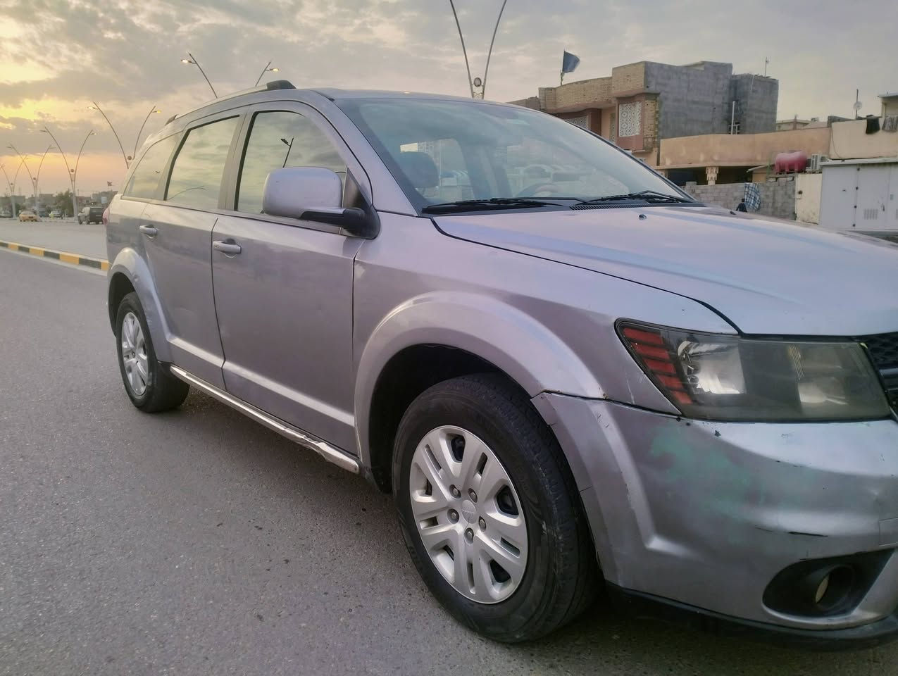 جورني موديل ١٨ فئة كروز رود
٤ سلندر ٧ راكب ٣ قطع تبريد مكينه كير حداديه كفاله كهربائيات لايت زنون 
حادثها كلش بصيط موضح في الصور
شاصيها سليم مع الدواخل
دواخلها جيدة جدا
تاير ١٧
نقص حجر بيئة 
وليك في التبريد 
السنوية منتهية سياره بسمنه شرط التحويل 

السعر ١٢٥ وبيها مجال
العنوان بصره 
للستفسار *********** وتساب
