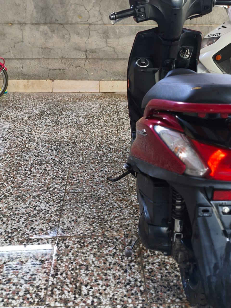 دراجه للبيع ياباني دراجه نضيفه كلشش سعر مليون و 50 و بيه مجال حك جيه رقم *********** بغداد
