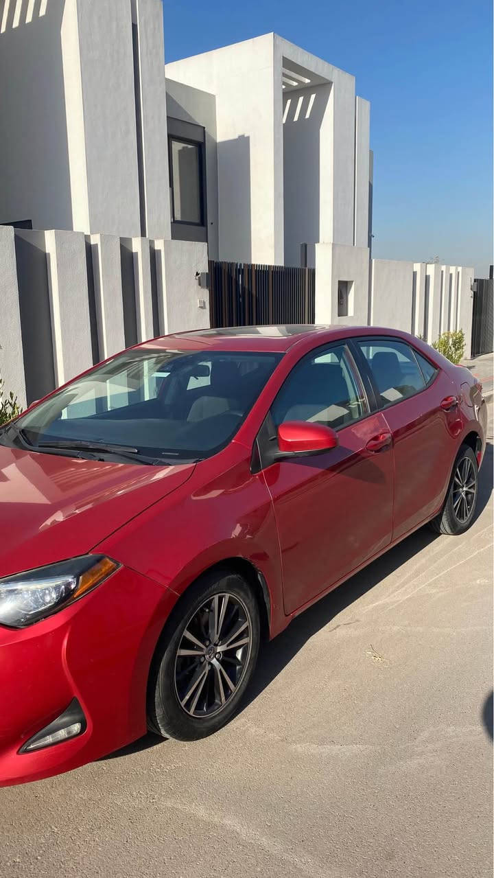 كورلا موديل 17 ماشية 81 الف سلايد كشن هيتر ستيرن هيتر رادار وحساسات وباقي المواصفات Le محسن عدا البصمة والجلد مكينة كير تايرات كله مكفول بدون شاصي السياره بيها بنيد مبدل وجاملغ صبغ وشبر يم يدة باب السايق مثل مواضح بالصورة 

السياره ع ايدي من ٢٠١٨ والسعر 118 ورقة وبيها مجال بسيط وارخص سعر هذا بالسوك كلة مكانها يرموك 
*********** بغداد, العراق
