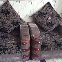 تخم للبيع سعرة 100  10 مقاعد نضيف جداا  الرقم07714326158