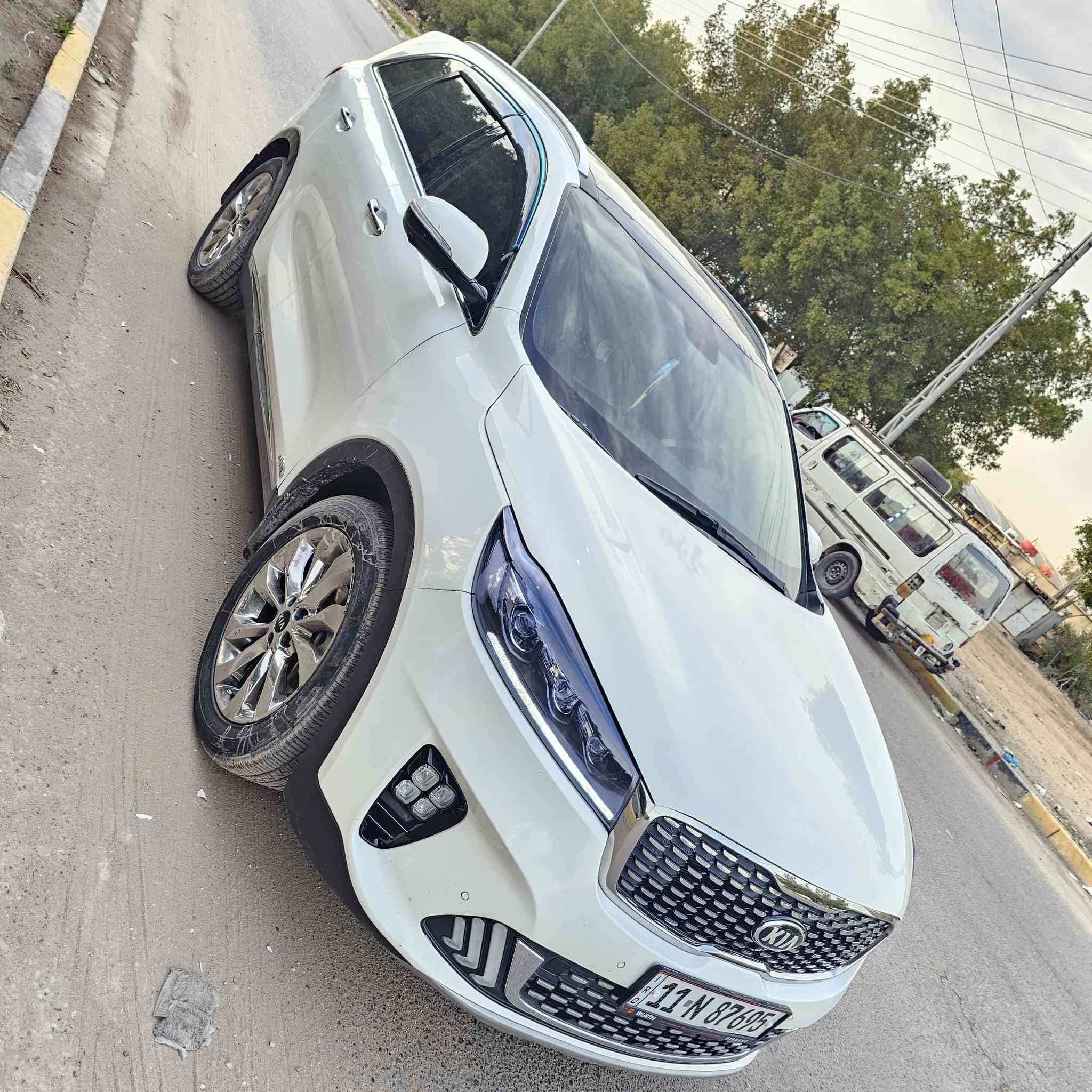 سلام عليكم سياره نوع سورنتو موديل 2020خليجي كوتي بيه قطتعين كلير والباقي كفاله عامه كفاله كير مكينه حداديه تخم تاير تبريد تدفه شاشه كامره حساسات امامي خلفي فول خمسه كامرات سايد بريك بصمه  مواصفات واحد عل واحد تحكم ستيرن جهتين خمسه ويل كب بصمه بنراما كشنات كهرباي جلد جنطه كهرباي سياره خير من الله شرط السونار العنوان كربلاء السعر 237وبيه مجال حك الجيه***********
