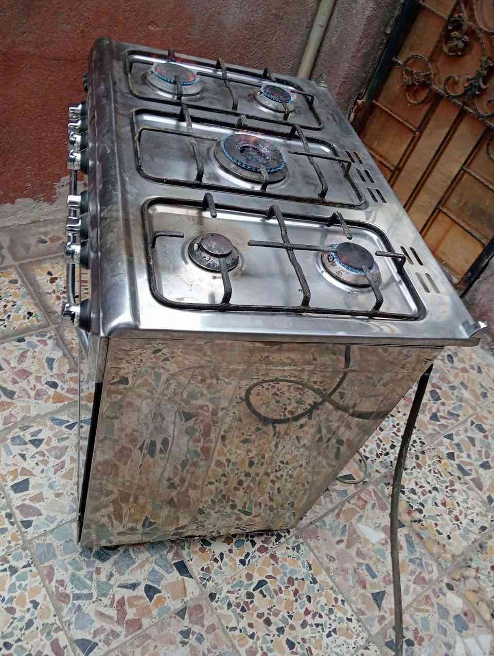 السلام عليكم طباخ خمس عيون للبيع نظيف جدا ماركة رويال  سعرة 200 وبي مجال العنوان البصرة المشراق الجديد هذا رقمي *********** البصرة, العراق
