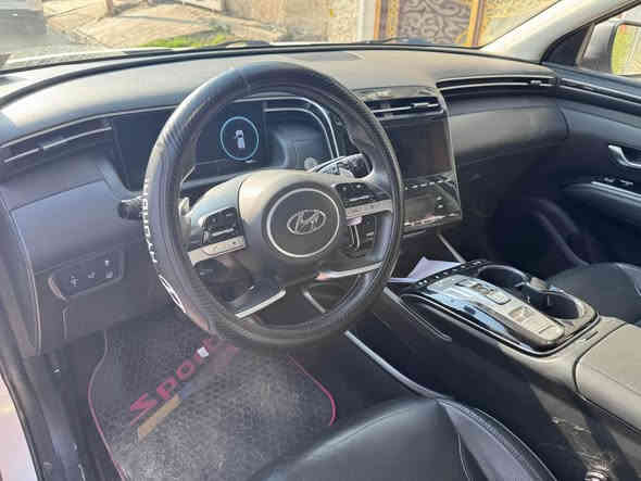 توسان موديل 2023 هايبرد برستيج فول مواصفات بدون ايبراك ضرر قبغ جنطه ومبدل 
محرك 1600 تيبربو
السعر 21000$
5 كامرات كامره في الاشاره في الدشبول عندي تشغيل الاشاره 
تشغيل عن بعد وتحكم في الرمونت الى الامام والى الخلف تسير عن طريق الرمونت
بانوراما سلايد روف
شحن لاسلكي وكير دكم وشفتات ومثبت سرعه ومانع تصادم رادار 360 درجه 
تدفئه ستيرن
تدفئه وتبريد كشنات والكشنات الخلفيه تدفئه
المقاعد الاماميه كهرباء 
تبريد خلفي امامي 
صندوق كهرباء 
AWD دفع رباعي
مساعد منحدرات
قياس مدى تركيز السائق وتحذره عند التعب وعند النوم واهتزاز الستيرن
وبيه مواصفات جدا عاليه ماذكرته لكثره المواصفات
الاتصال : *********** بغداد
