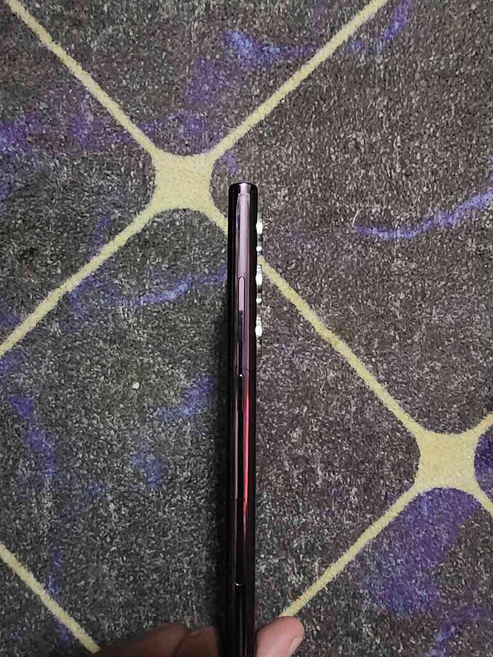 السلام عليكم
للبيع سامسونج s22 ultra ياباني 

ذاكرة داخلية 256

ذاكرة خارجية 12

snap dragon 8

سيم كارت واحد

بعده الجهاز باللزكات جديد 

مكاني بغداد

سعر 550 وبي مجال بسيط
تواصل: ***********
