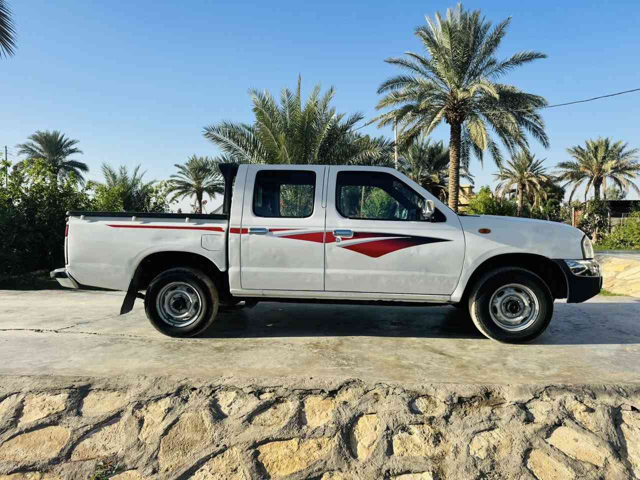 نيسان 2007  بيها جاملغ وبنيد جاهزه من كلشي مكاني حله  السعر 90 وبيها مجال بسيط ***********
