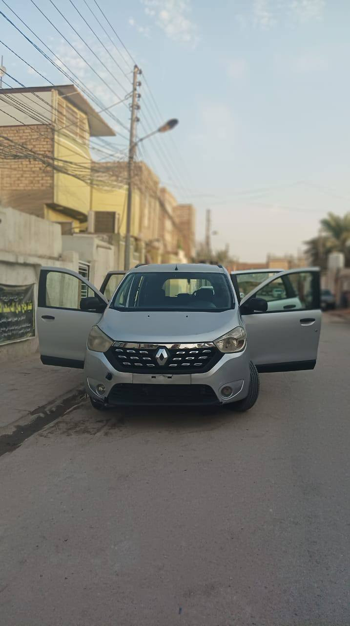 سلام عليكم 
رينو لودجي 
19 سبعة 
راكب 
حرة مكان 
السيارة نجف 
للبيع او مراوس 
حسب القناعة 
رقم مبايل 📞 ***********
