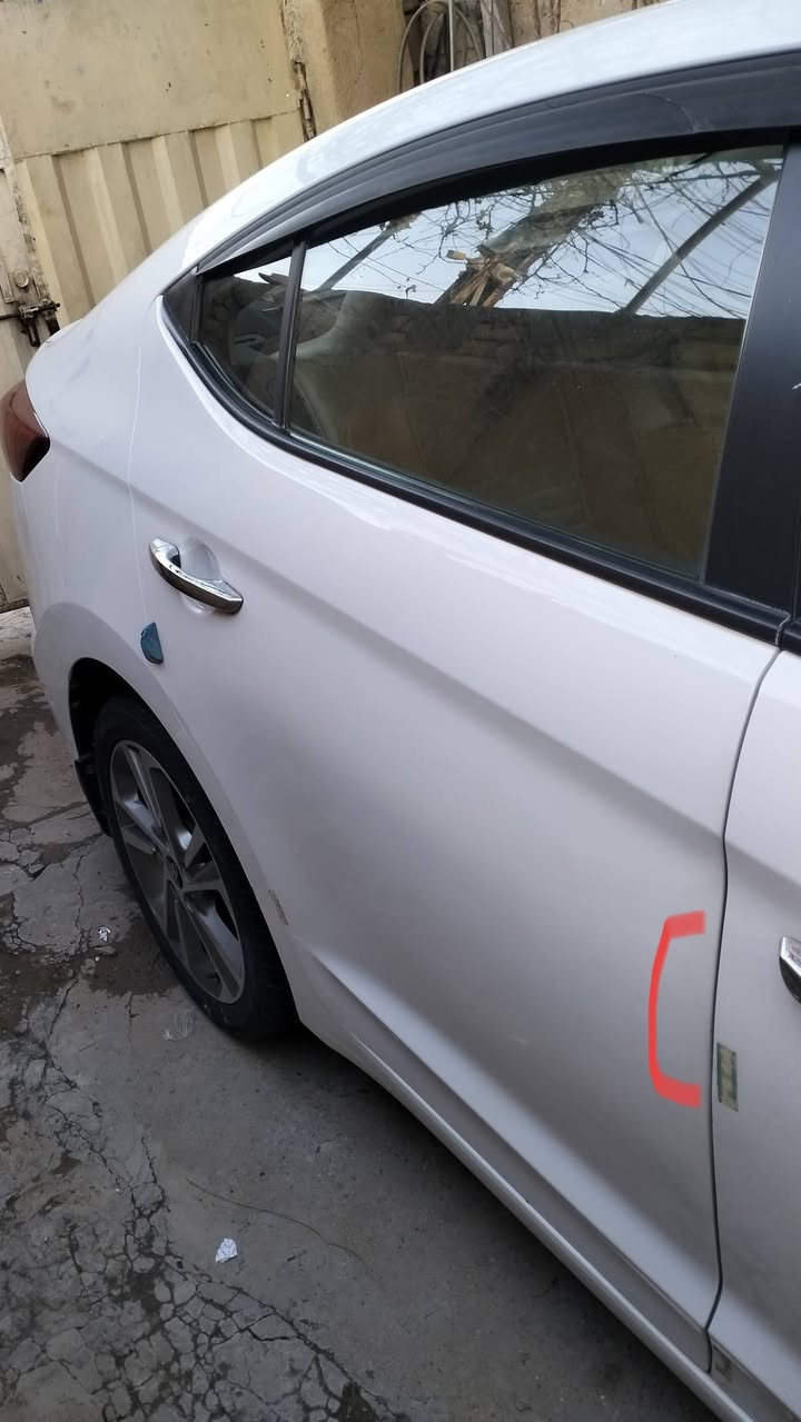 النترا خليجي موديل 18
رقم ديالى بأسمي تحويل مباشر
سيارة جديدة بمعنى الكلمة لزكات الشركة وحتى الكتلوك موجود بيها 
فول مواصفات عدا البصمة 
ماشيه 69
محرك 2000 دوش
فتحة سقف 
يدات نيكل 
مري شفط
ويل كب عدد 5
سويج عدد 2
تبريد قطعتين 
ثلاث أنظمة قيادة 
لدات نهاري ليلي
كامرة امامي خلفي
السيارة بيها طخه بسيطه مثل ما وضح بالصور
السعر 163 وبيها مجال
***********
