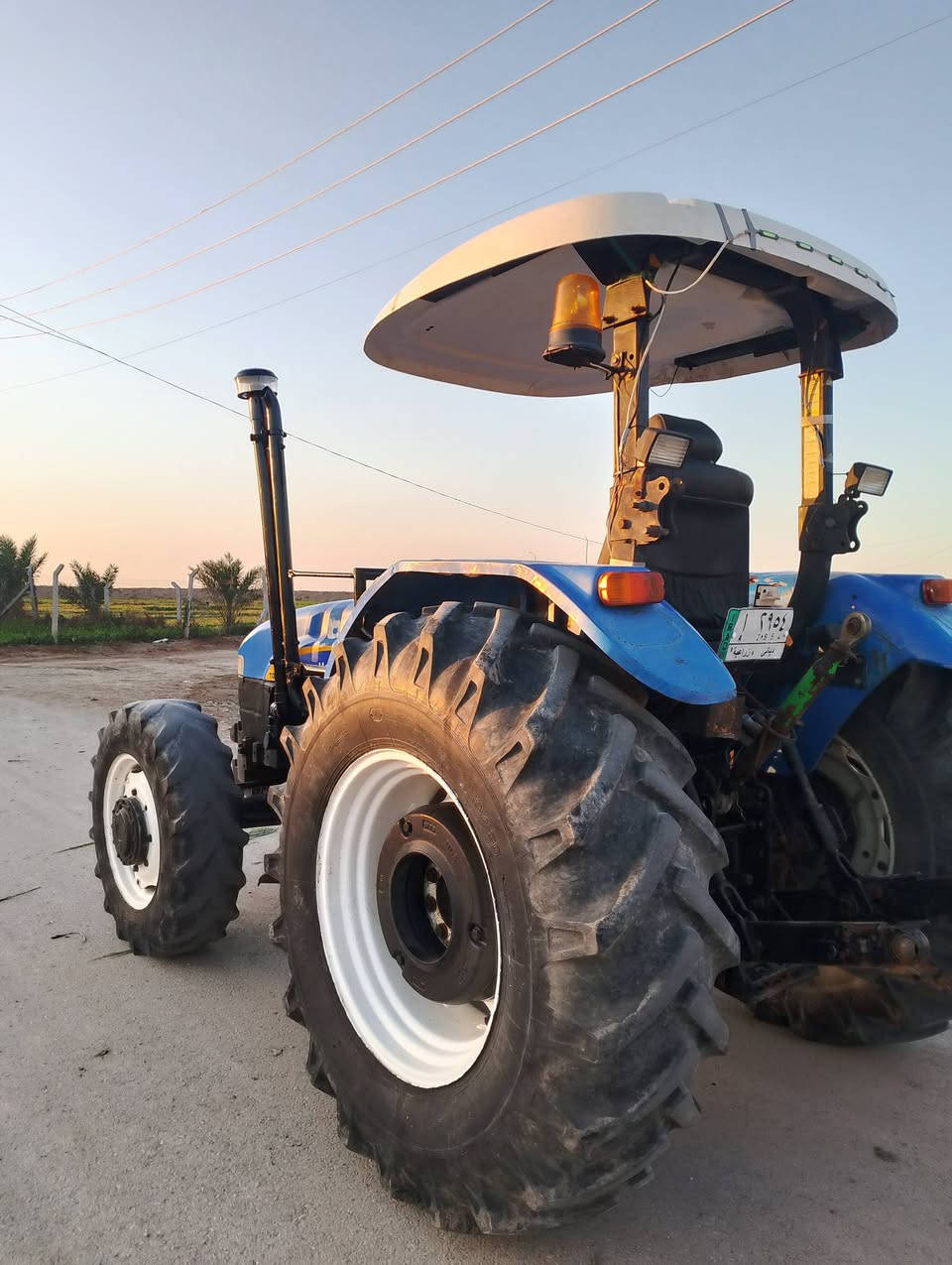 السلام عليكم
للبيع نيوهولند80 موديل 2010
مكفوله كفاله عامه مكينه خير من الله كهربائيات كلها شغاله مجفته جديد رقم ديالى بأسمي تحويل ثاني يوم 
المكان واسط للاستفسار ***********
