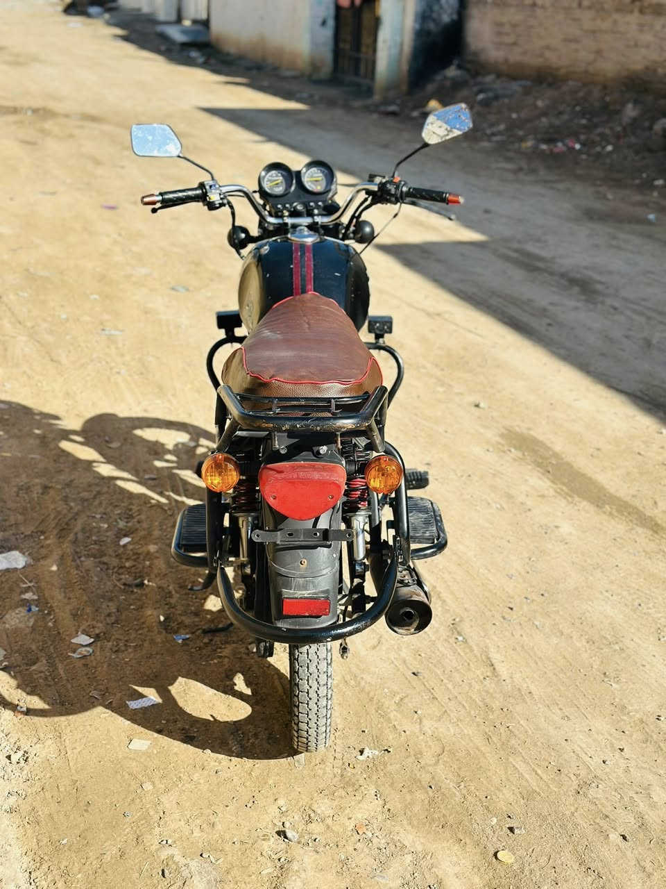 سلام عليكم دراجه دايوان مديل 2021اوراق اصولي مابيهه اي نقص مامفتوحه الدراجه نضيفه كهربائيات كلشي شغاله مابيهه اي نقص كامله 
سعر الداجه 950وبيهه مجال 
مكاني ديالى صراجق 
***********
