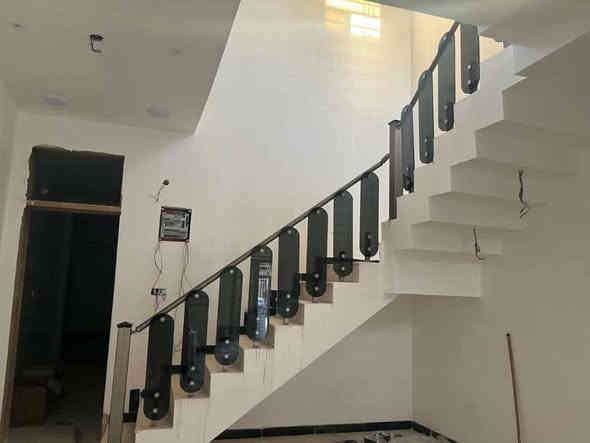 🔅 دور عدد2 بناء حديث طابو زراعي  سند 25 
     🔅بناء حديث   🔆
⚜️ المســــاحة⚜️ لكل دار 100م     
⚜️ العنــــوان ⚜️ حلة الأساتذة خلف مديرية العشائر 

            🔆  الــتـــفـــــاصـيــــل  🔆
 بـنــاء نظيف طابقين كافة الخدمات مجاري والمنطقة مشمول بابتبليط  يحتوي على غرفة نوم عدد 3  كليدور صالة مطبخ  مجمع صحيات  عدد2 
🔱الــســعـــر ا   /135 للدار الواحد /     🔱 

⚜️⚜️⚜️⚜️⚜️⚜️⚜️        
((للاستفســار مراجعـة  # مكتب المستشار للعقارات _والمقــاولات_العامــة
  َنـستـقـبل جـمـيع الـعروض الـعـقاريـه ↪️
بـيع -شـراء - تـعـقيب - إجـازة بـناء - إفـراز- رهـن وكافة الدوانم الزراعية  والقطع والأراضي الزراعية-  ومن لديه دور شقق محال مشتملات للأيجار))
العنــوان : حلة / حي الامام علي الفرع المجاور لمطبعة حي الامام  أو مجاور قصابة  الاخوين   او الاتصال على الارقام.🟡🟡📞📞📞♾
 🔆📞***********
*******+
***********
***********
