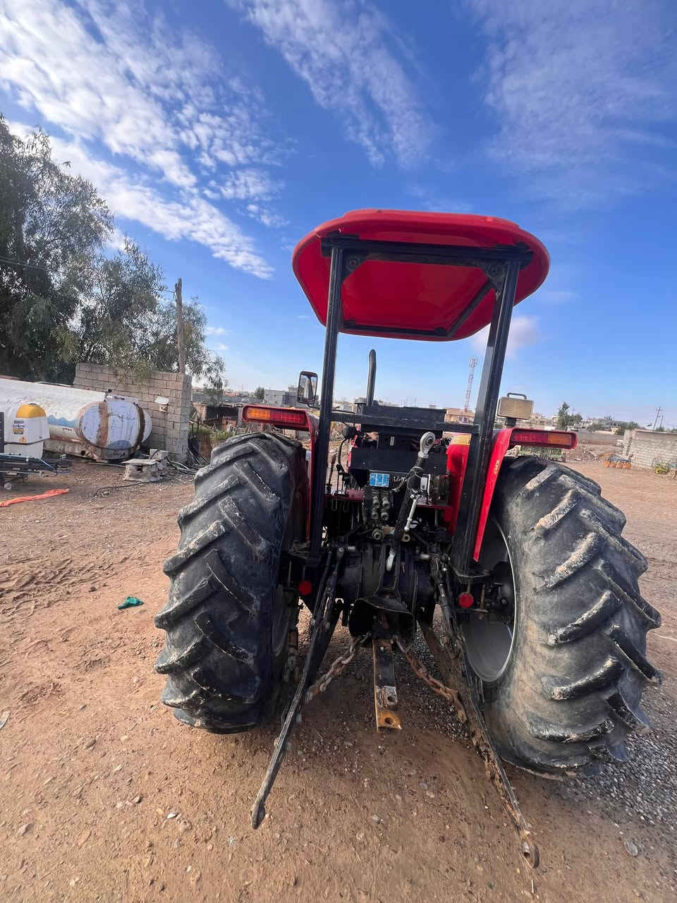 للبيع تركتر ايراني 6 بستم موديل 2018 مكفول على وضع الشركه
العنوان/ صلاح الدين بيجي
هاتف /***********
