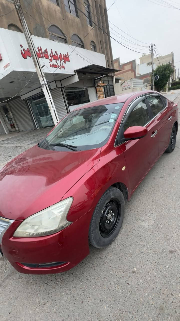 السلام عليكم
نيسان سنترا خليجي 2015 
لون ماروني 
محرك 1800 دبل نوزل ياباني اصلي 
السياره كلها كفاله كير محرك هيكل خارجي بدون ضربه فقط بارد جاملغ امامي جهة السايق وشخوط بسيطه جداً نصبتها كلش حلوه
عليها ادامه كامله صدر نوزلات بلكات جدد وقاعدة فيتبم كله جديد 
سنويه 2027 رقم اربيل تحويل ثاني يوم 
مكانها بغداد  
***********
