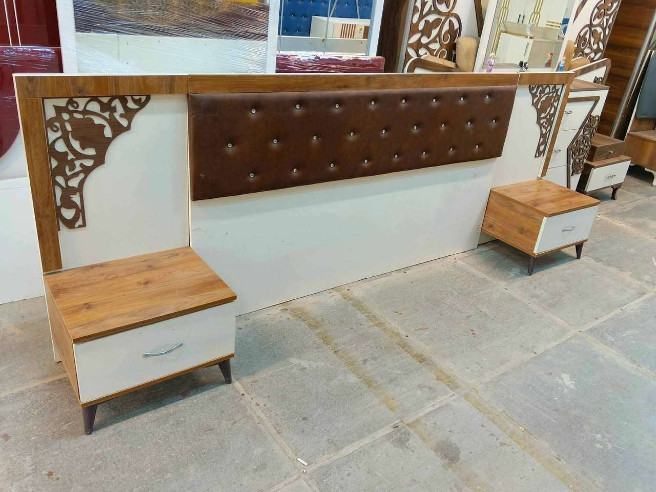 غرفة نوم مستعملة🇹🇷
 نضافة 90 ٪💯فول نضافه
عدد القطع /5 سلايت💢
سعرها 400 💸
شد ونقل داخل بغداد مجاني🚛
يوجود توصيل محافضات 🚛


**إذا كنت صاحب هذا الإعلان وتريد حذفه لأي سبب، رجاءا أرسل رسالة إلى الدعم الفني**