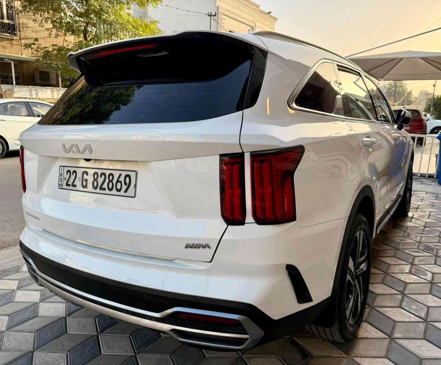 سورنتو خليجي محرك 6 سلندر بانوراما فول مواصفات 2023
:
الرجاء قرائة المنشور اسفل الاعلان قبل الاتصال 
:
السيارة ماشية 45.000 كيلو حقيقي
محرك 6 سلندر 3.500 / الكير 8 نمر 
بانوراما . كير ماوس . ويل 19 
كشنات كهرباء الامامية السائق والراكب 
صندرق كهرباء .. حساس امامي وخلفي 
والخ ... من المواصفات الباقية  
:
السيارة ب اسمنه رقم اربيل شرط التحويل ما اسوي وكالة
مكفولة من الصبغ بيهة فقط ملاحضات بسيطة ذاكرهة 
بالفيدو مع المنشور .. كير ومكينه بلادي .. بعدهة بتايرات
الشركة يعني مشي حقيق .. مكان السيارة بغداد / شارع فلسطين
:
السعر 28.000$ = 280 ورقة سعر نهائي
المهندس علي ***********
