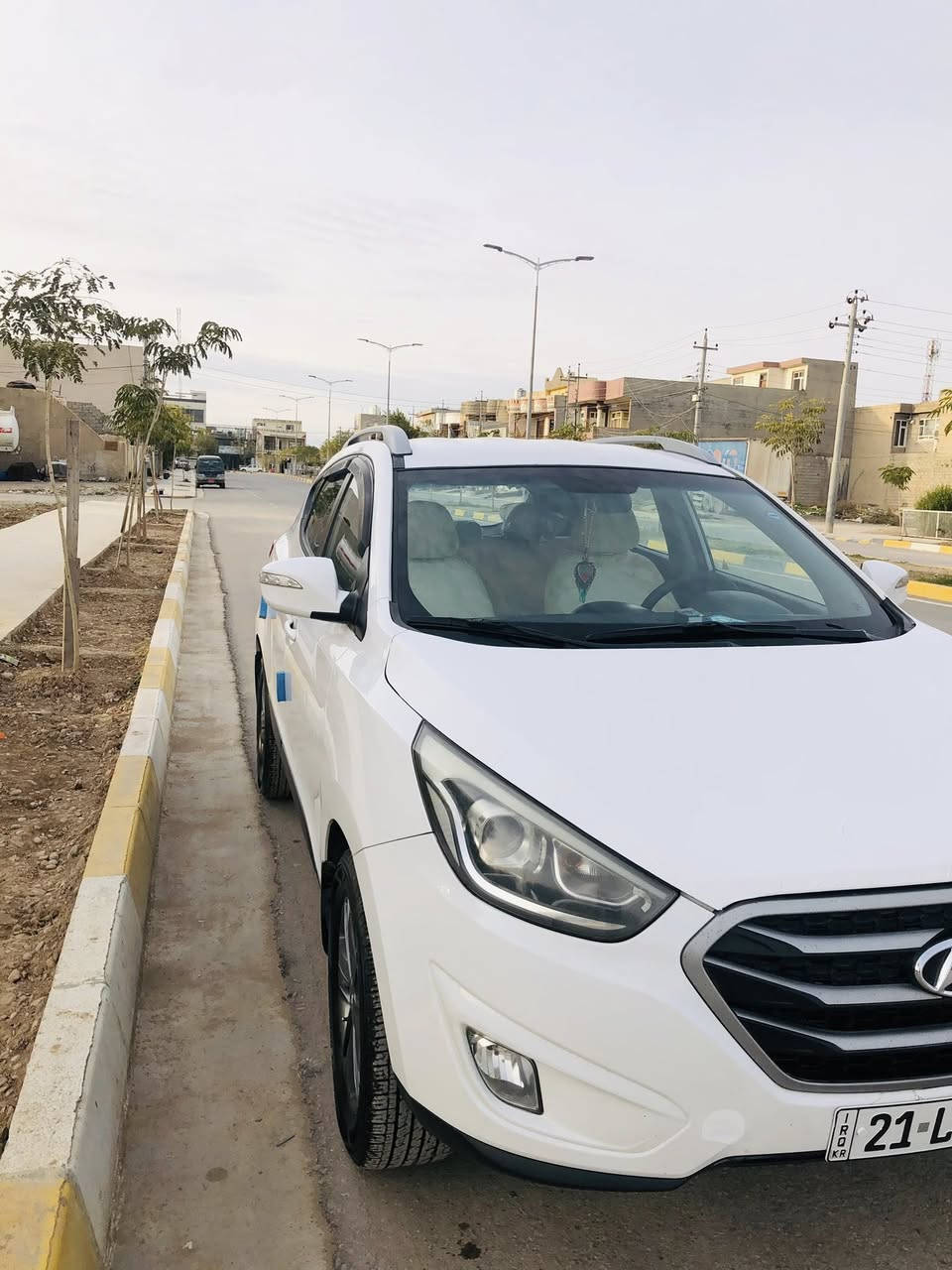 السلام وعليكم: توسان للبيع سياره بأسمي بيها قطعه واحد بارد مثل ماوضح بالصوره السياره ماشاءالله مكفوله من كلشي 
موديل ٢٠١٥ 
حجم المكينه 2000
مادة المقعد قماش 
4 سلندر 
السياره ماشيه 68 الف فقط 
السعر 175$
مكاني السليمانية/كلار 
لاستفسار: ***********
