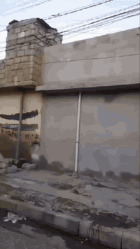 دار للبيع  حي الكرامة  مساحة 100متر مربع السعر 55 بي مجال 

***********
*********** واتساب
