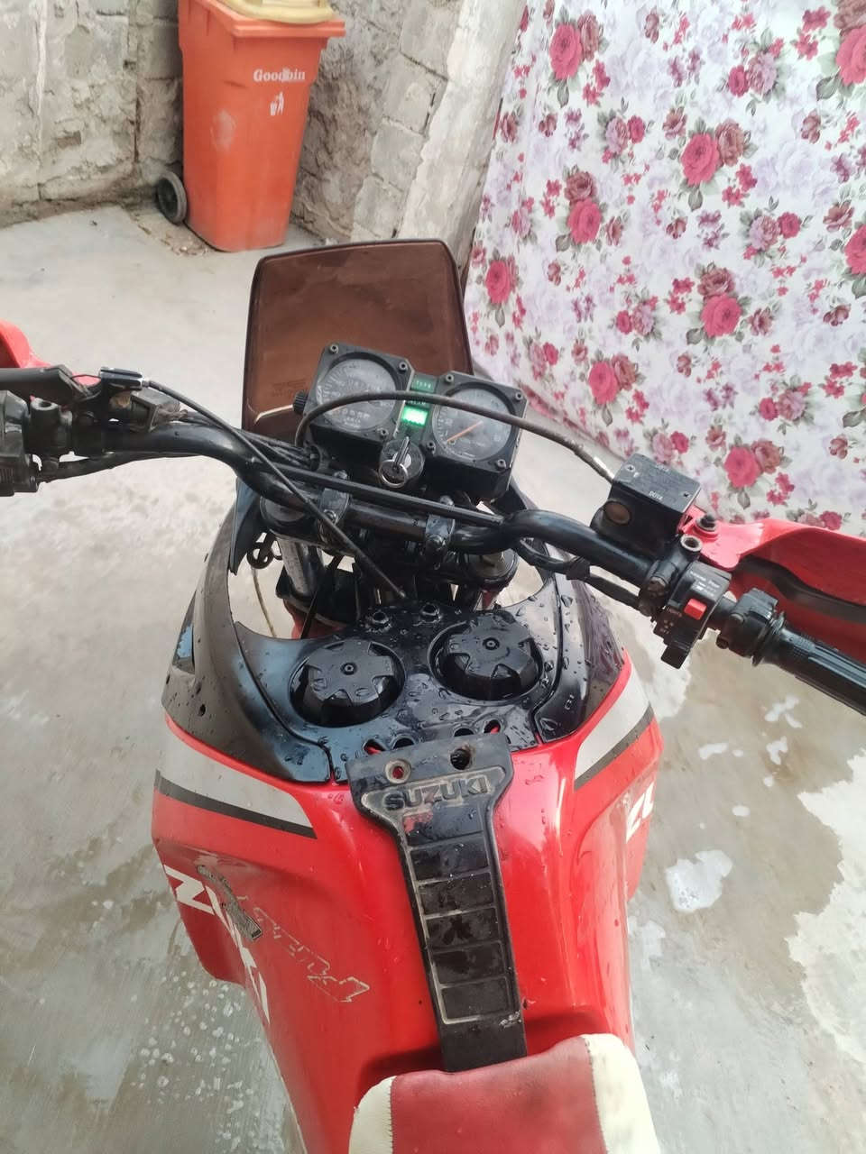 سلام عليكم قفاز البيع مكينه ٧٥٠ تفاصيل ***********
