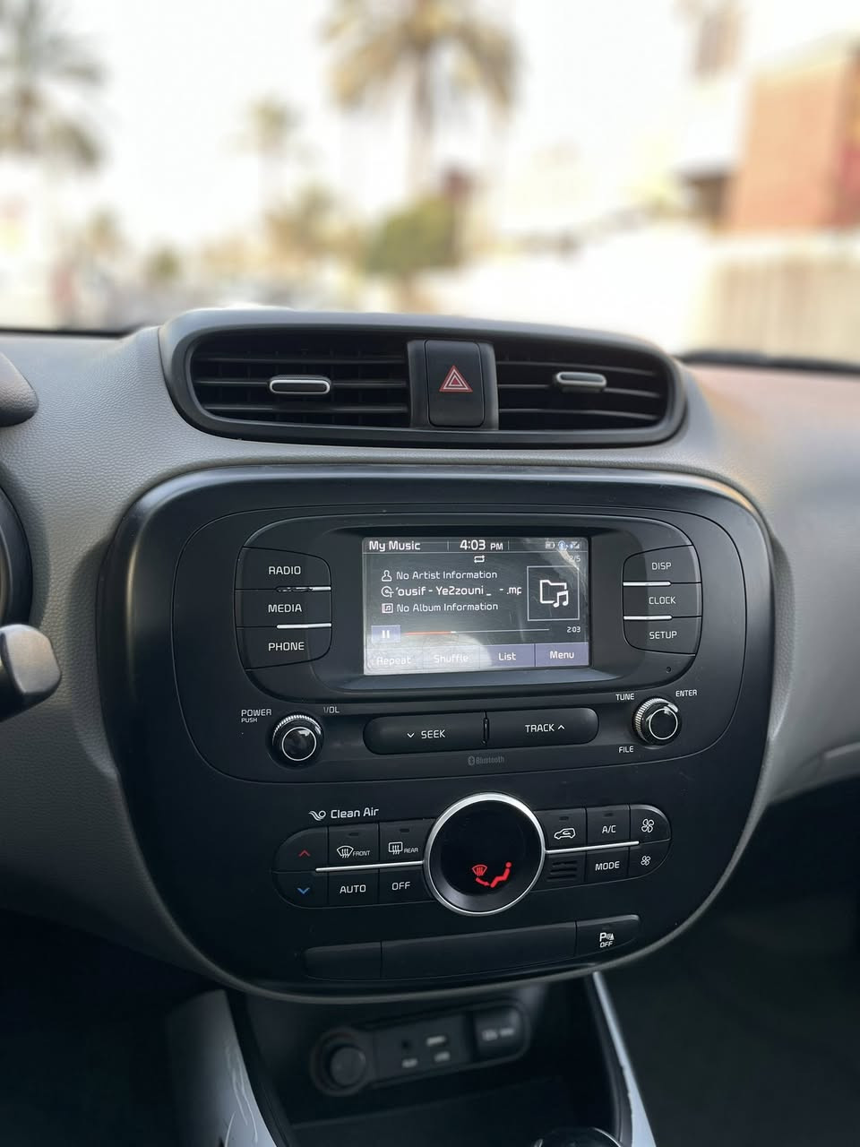 السلام عليكم 
للبيع كيا سول 2019 خليجي الشركة الدوالية ماشية 27 الف على وضع الزيرو
السيارة بدون قطره صبغ بدون تبديل
فول مواصفات 1/1 
رقم بغداد الجديد باسمي 
هزه جديده وسنويه جديده 2031
مواصفات 
1600 Dosh
بانورما
شاشه اصليه
كامره اصليه
نظام ترحيب
مري شفط
كشافات
سستم سماعات
ويل كب 
غراض الشركة موجوده
سويج عدد 2 
كتلوكات
اريل الشركة 
السعر 148 وبيها بسيط
العنوان بغداد الغزالية
رقم الهاتف ***********
