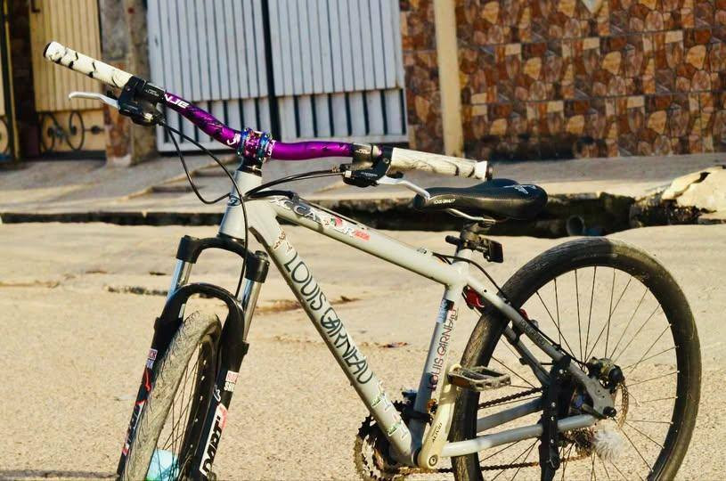 بايسكل لويس سي 750 شرط ابيع ستيرن تزويد ركبا تزويد سبع الوان فقاس بلازما زوج دسك دبل أمامي السعر 200


**إذا كنت صاحب هذا الإعلان وتريد حذفه لأي سبب، رجاءا أرسل رسالة إلى الدعم الفني**