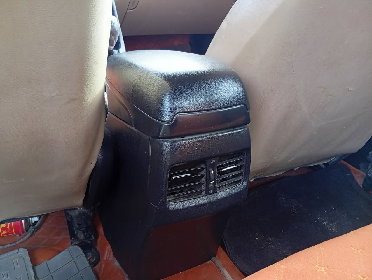 النترا خليجي موديل 15
بيها جاملغ عكس السايق وبارد بسيط بالبنيد 
محرك 1600 دوش حدادية صدر گير محرك كله جديد 
مكاني الديوانية 
السعر 88
***********
