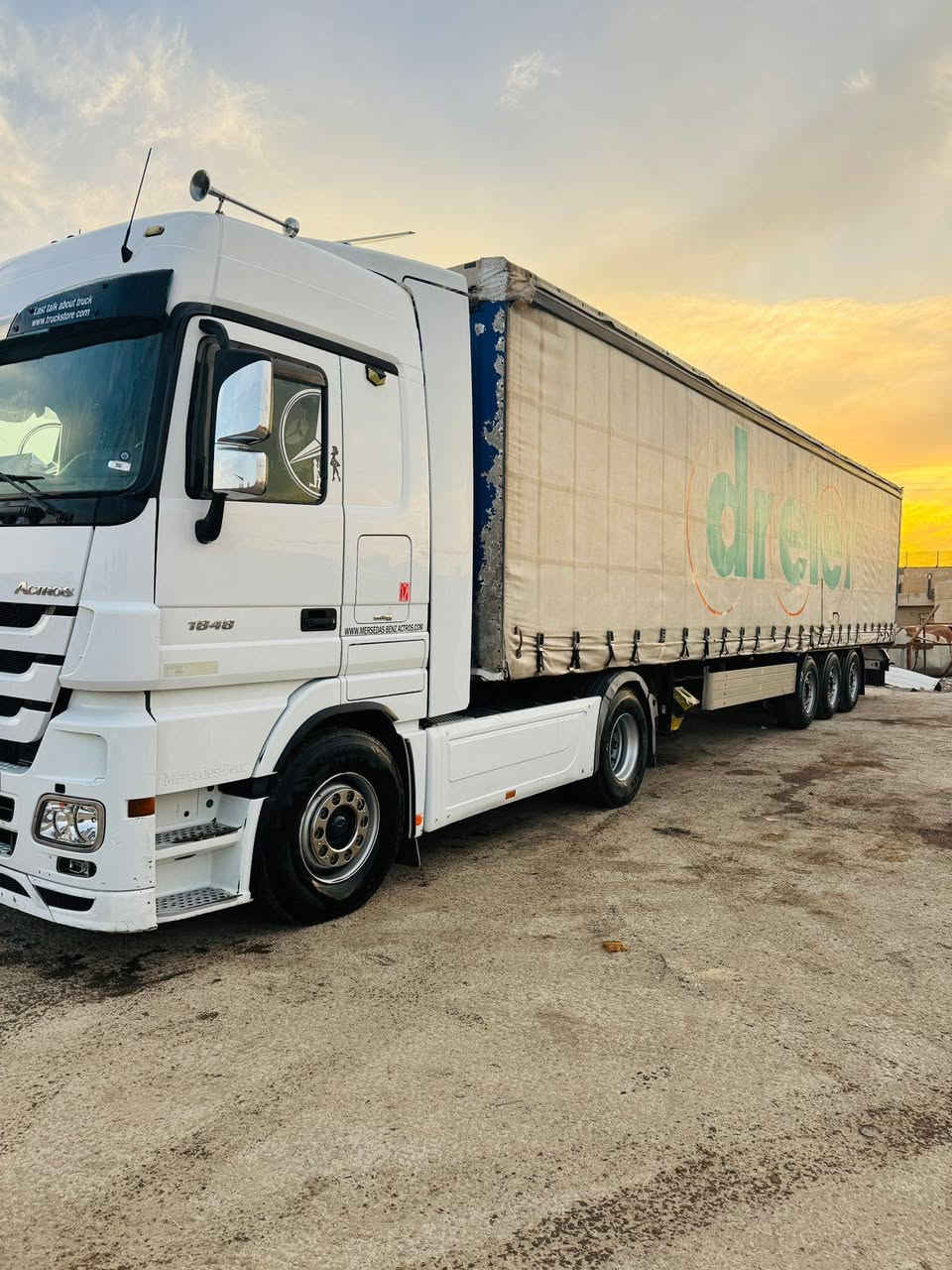 السلام عليكم أكتروز البيع موديل 2009 فول فول مواصفات حجم 48 ***********
