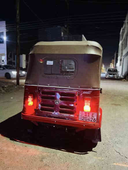 سلام عليكم تكتك موديل 2018 رقم  نكليزي بغداد تكتك خير من الله لتجي تكلي شبيها مابيها ابيعلك كوم حديد تجي تكلب وتقتنع هيه 18وبعد يمك لحساب بس اكفلك مكينه تنقيص وتبخير كشر شوفت عينك لا ضربه ولا محمل معجون مرشوشه رش بس بدون معجون سعرها 4/500وبيها مجال شي كلش قليل جماعت ال4 انشالله تلكون ليناسبكم مكان بغداد الدوره ***********
