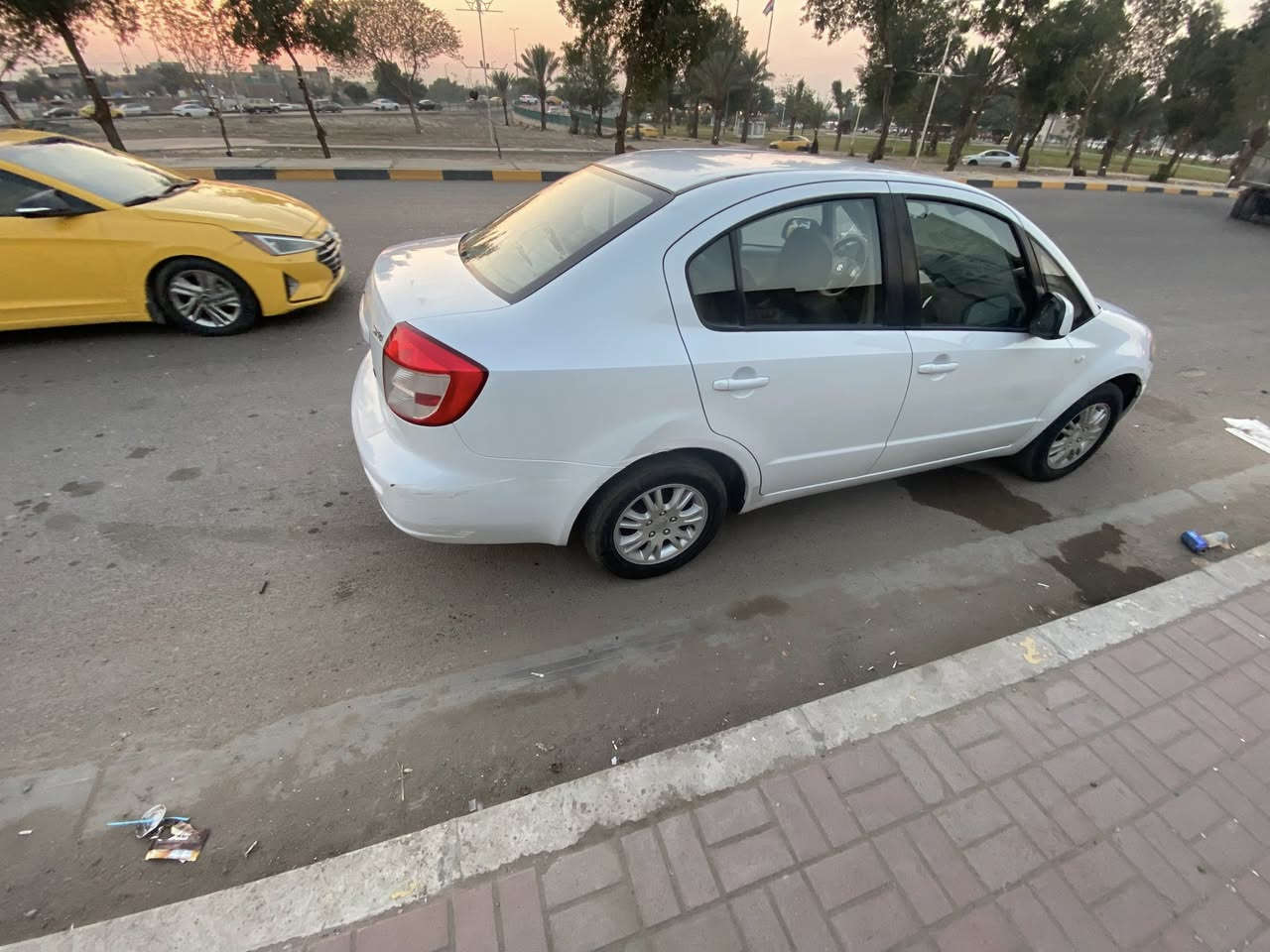 السلام عليكم
سوزوكي sx4  2014
رقم بغداد باسمي
خليجي استلام شركة حره
كفاله عامه من لضربه ولصبغ ماعدها طخات بسيطه عايفها على وضعها
محرك 1800 مكفول 
كير مكفول 
تدفئه تبريد 
تخم تاير 
جاهزه لسياره 
مكاني بغداد البياع 
93 وبيها مجال 
***********
