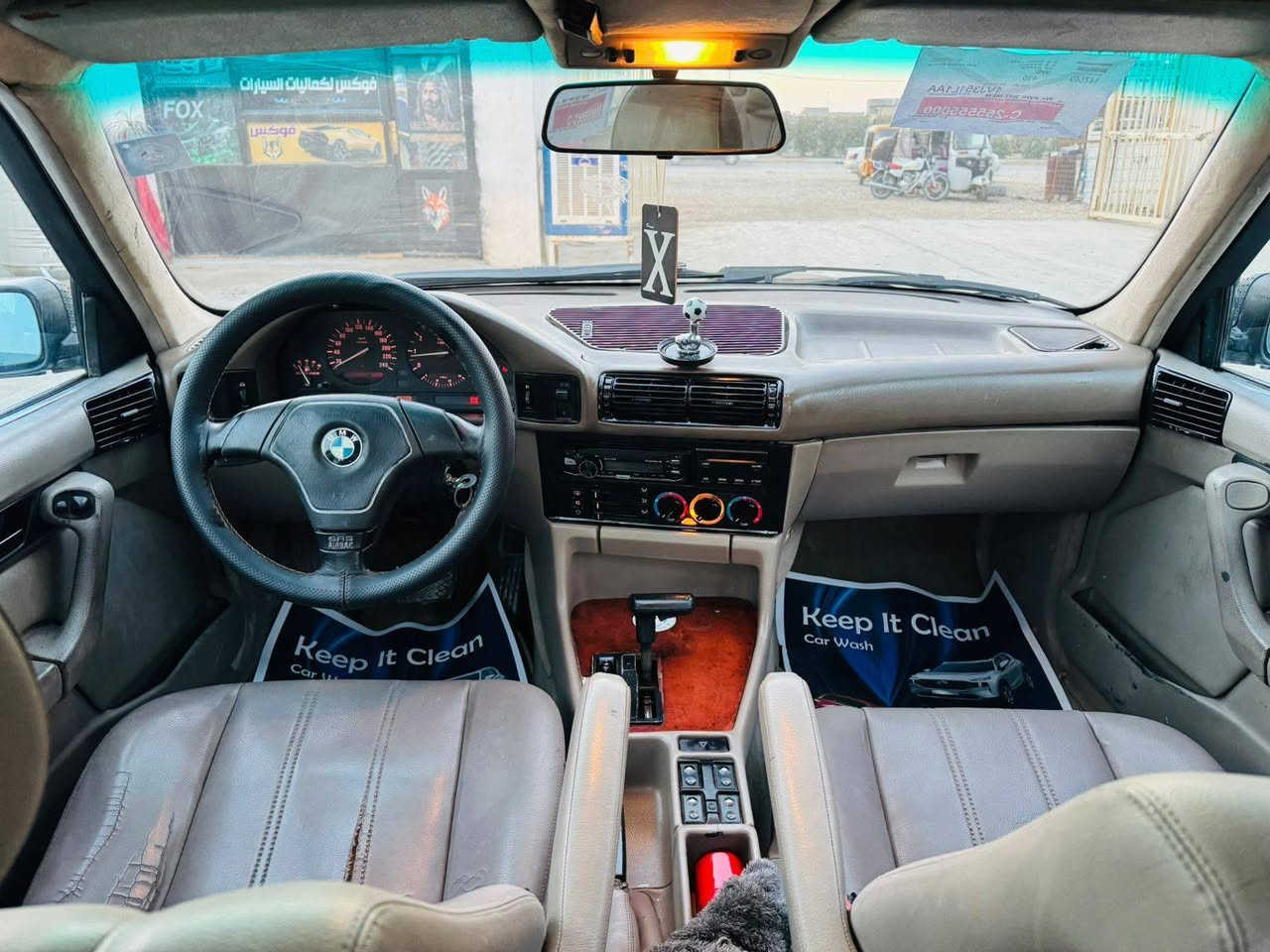 سلام عليكم للبيع BWM 525 مسكر  عدل  بجم عريض  رقم بغداد تحويل مباشر   السيارة جديدة وناعمه جدا سلايت كفاله من خياس وضربه
كير ومكيه وحداديه  شرط جديد تدفئة تبريد شغال كهربائيات كله شغال ع بلاد ماكو شي مايشتغل بيها       
غرفه جديده صاج ملكي   
السعر 57 وبيها مجال بسيط  
مكان السياره بابل  
‏استفسار  ***********
