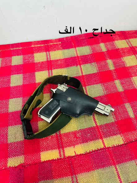 غراض للبيع السعر مكتوب عليه رقم ***********
