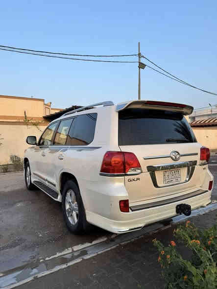 الهم صلي على محمد وعلى ال محمد ￼
سلام عليكم لاندكروز مديل2014 فول مواصفات سياره جديده بمعنه الكلمه ستخدام شخصي مال جناي مكينه وكير وحداديه مكفولات فول مواصفات 1ع1 
الباب الخلفي مرخه براغيه بدون تبديل بدون فتح فقط مرخه 🚘العنوان النجف الأشرف  
السعر 365 وبيه مجال بسيط حق الجيه موبايل 📱 ***********@
