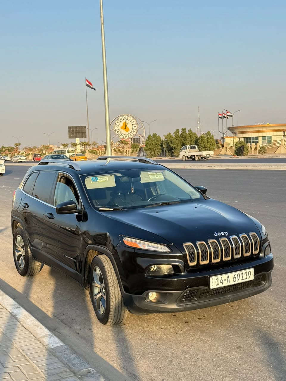 سلام عليكم
للبيع فقط
جيب شيروكي بزون 
موديل 2017 وارد امريكي ضربته بجم خفيف بدون دواخل وقطعتين صبغ توحيد لون بدون ضربه ابيع حزام  بس هيه مو حزام
رقم بصره انكليزي تحويل ثاني يوم
مكينه 2400 مكفول
كير مكفول
 حداده 80%
سياره فول مواصفات عده الفتحه 
كشنات جلد+تدفئه
تدفئه ستيرن 
شاشه جبيره كامره 
بصمة تشغيل عن بعد 
رقم بصرة انكليزي تحويل ثاني يوم
سياره بيه طخه موضحه بل صوره ويحتاجله ربلة مكينه
مكاني بصره 
السعر 102 وبيه مجال لشراي
للاستفسار ***********
