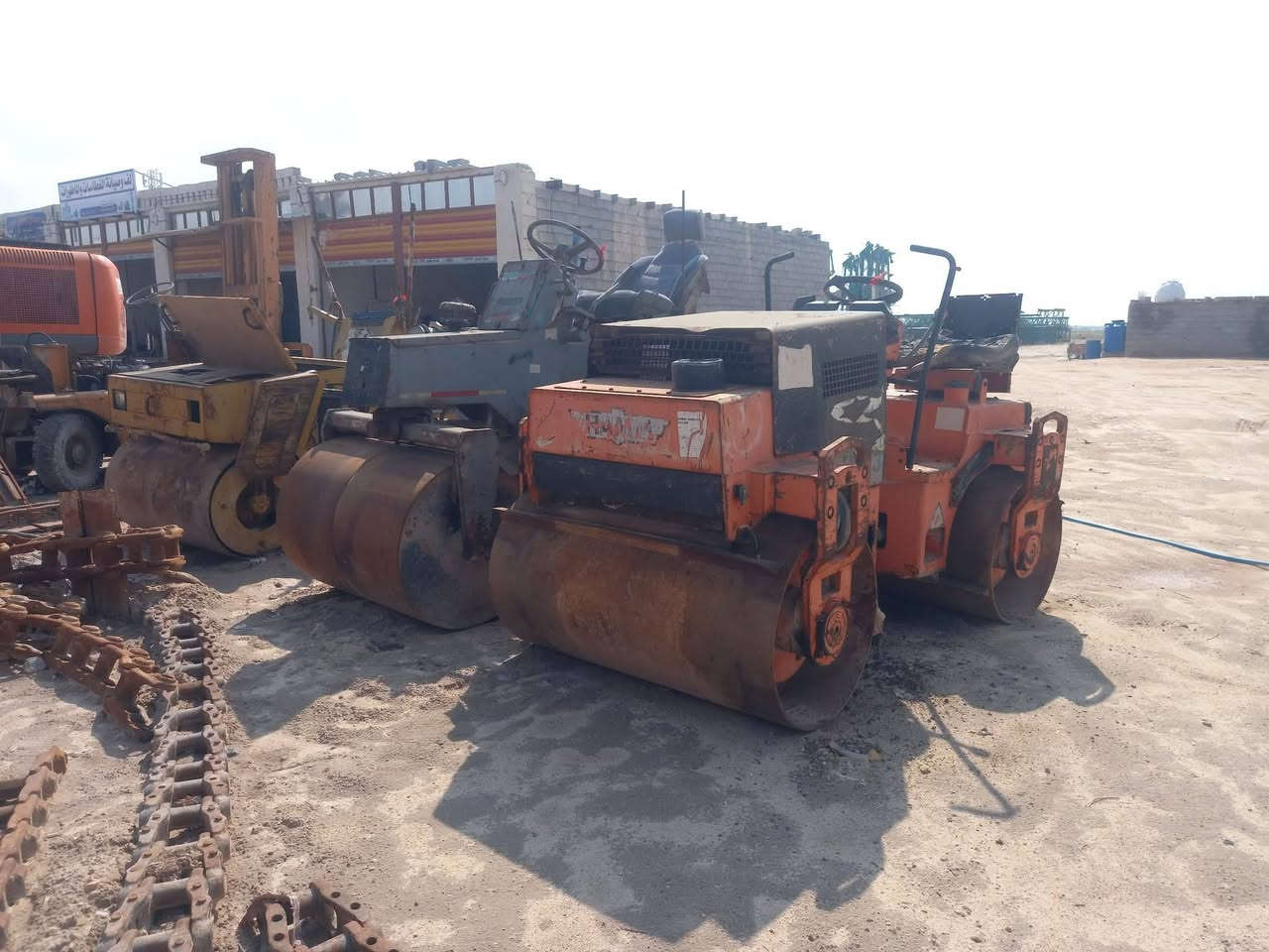 السلام عليكم للبيع حادلات عدد_٣_العنوان كربلاء المقدسه طريق كربلاء نجف عمود٩٧٣ رقم ***********
