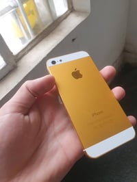 ايفون 5G لون ذهبي مميز للبيع كل عيب مابي وسعره مناسب  اي عيب مابي سيم ...