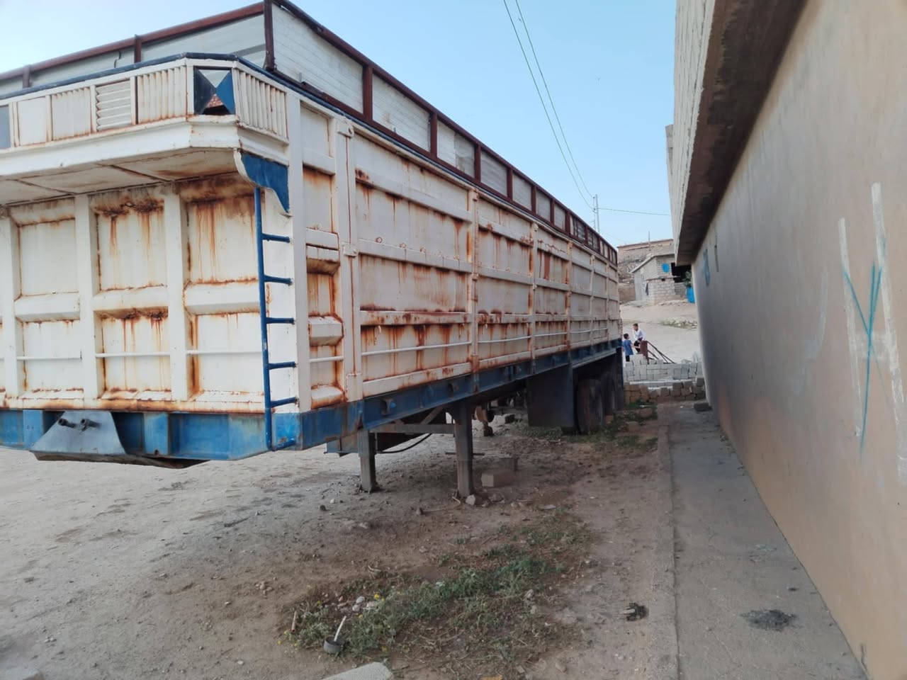 بودي لليجار يحمل 50 طن دنكيرين *********** ***********
