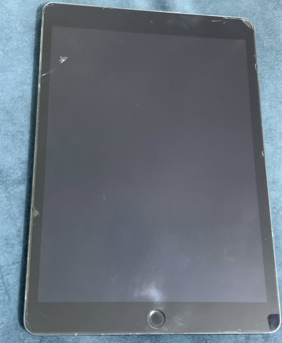 سلام عليكم
ايباد ٩

ذاكره ٢٥٦

بطاريه ٩٠

جهاز بلادي مداخل تصليح 

سعر ٣٢٥وبي مجال


**إذا كنت صاحب هذا الإعلان وتريد حذفه لأي سبب، رجاءا أرسل رسالة إلى الدعم الفني**