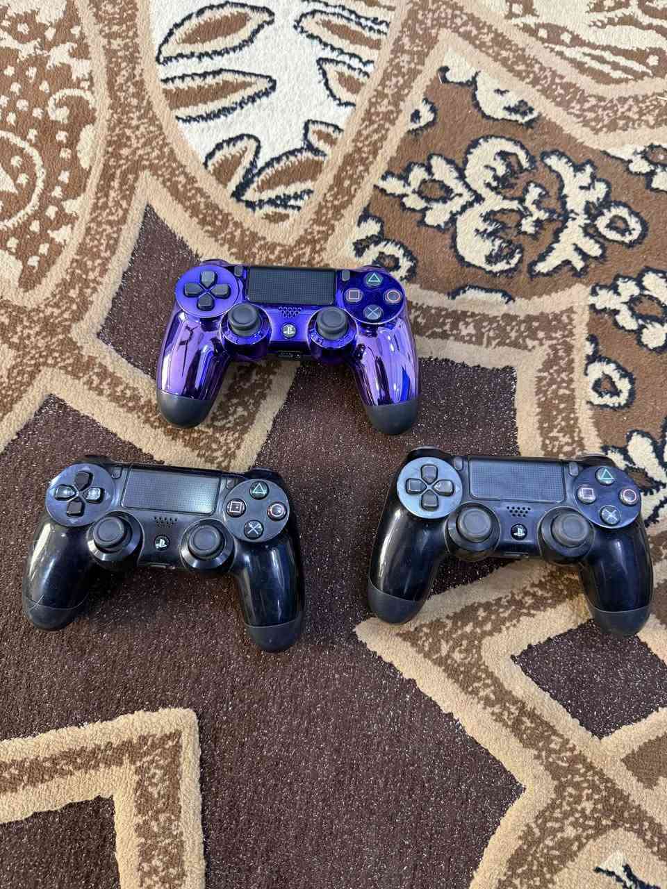 بلي فور عادي مع كامل الملحقات ( ٣ يدات ، التجاريه شغاله ، الاصليات وحده فقط كير مشكلتها والثانيه كير و r2 L2 )  تحديثه اخر تحديث , 13.02
السعر ب 170 وبيه مجال
الرقم : ***********
بغداد الكرخ
