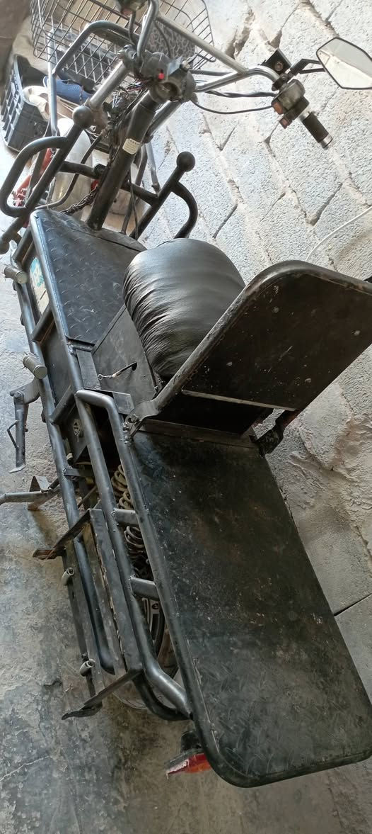 السلام عليكم دراجة شحن
حمل بطاريات مكفولة وعلى الفحص 5 بطاريات
نجف حي الرحمة السعر
350 بيها مجال قليل


**إذا كنت صاحب هذا الإعلان وتريد حذفه لأي سبب، رجاءا أرسل رسالة إلى الدعم الفني**