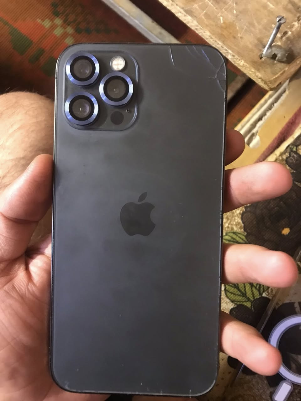 السلام عليكم ايفون ١٢ برو ماكس ذاكره ٢٥٦  تلفون شرط مامفتوح فقط مرفوع بطاريه وتقره ١٠٠ وضهر مبين بل صوره ومامثر خلاص السعر ٤٠٠ وبي مجال 
 رقمي ***********
مكاني صلاح الدين تكريت شارع الاربعين
