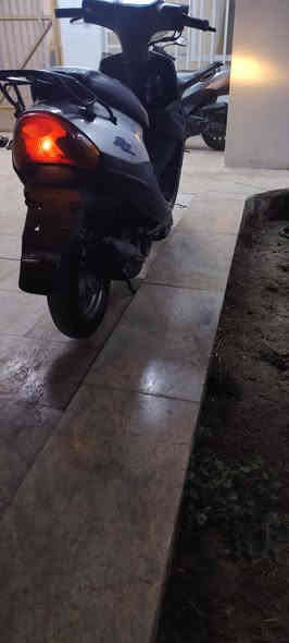 سلا عليكم دراجه ياماها بي جي دراجه نضيفه ما ماشيه بلادي ما ملعوب بيها كهربائيات كلها شغاله وما ملعوب بيها تطبيك الكفرات بلادي بس امانت الله  شلعه ومعدل ونهضه كلش حلوه دراجه ما متعوبه تجي وتشوف بعينك سعرها 850 وبيها مجال للتواصل ***********
