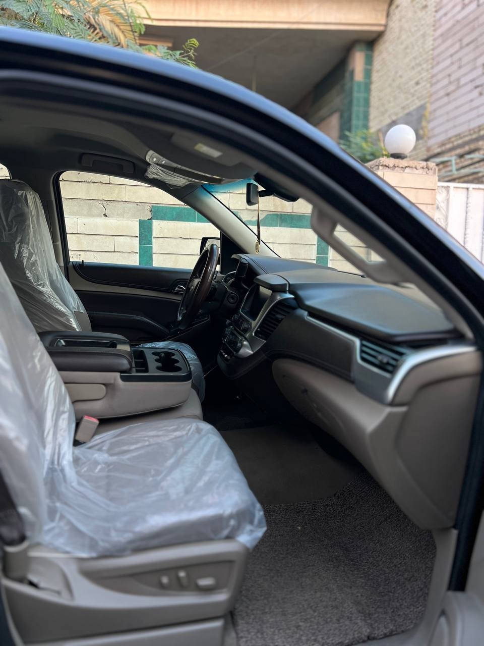 Chevrolet Tahoe 2019 LS
رقم بغداد – خليجي (وكالة GM / المنصور)
🔹 المواصفات:
فئة LS (معروفة بمواصفاتها)
السيارة نظيفة جداً وجاهزة بالكامل
جميع القطع أصلية وكالة GM (ليست تايوان أو صيني)
زيت مستخدم دائماً ACDelco
🔹 الحالة:
لا يوجد أي كود أو عطل
صبغ جاملغ أيسر فقط (قبل شهر) بسبب شخط دراجة بدون ضربة
مكينة، قير، شاصي بحالة ممتازة
🔹 الإضافات:
تخم تايرات جديد
🔹 ملاحظة: السيارة جاهزة من جميع النواحي ولا تحتاج أي مصروف للاستفسار الاتصال على الرقم ***********
