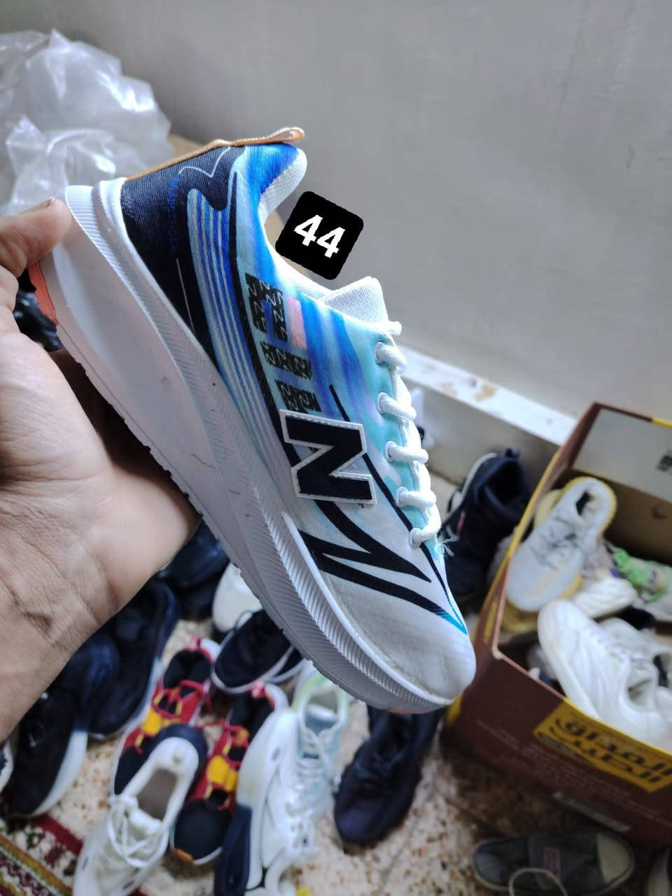 احذيه باله قياسات داخل منشورقياس 44.45.46يوجد جميع قياسات 39الى45 سعر قطعه 15
يوجد توصيل جميع محافظات العراق 5
رقم الهاتف ***********
