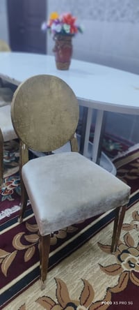 طاولة و٤ كراسي • نظيف • موصل هيما ستي