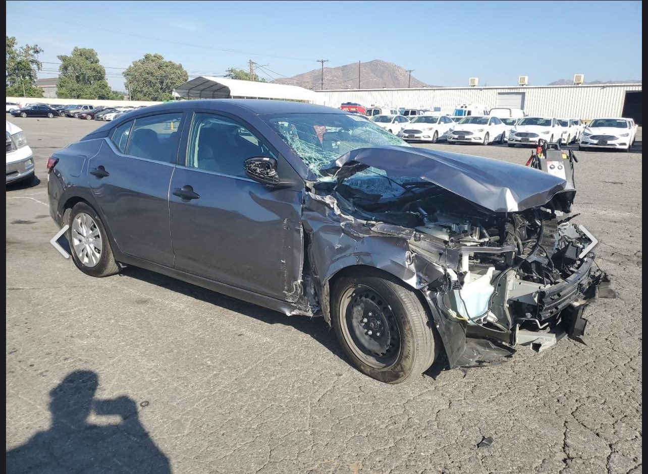 السلام عليكم عندي نيسان سنترا موديل 24 واصله للحره السعر 70 اتصال.   ***********
