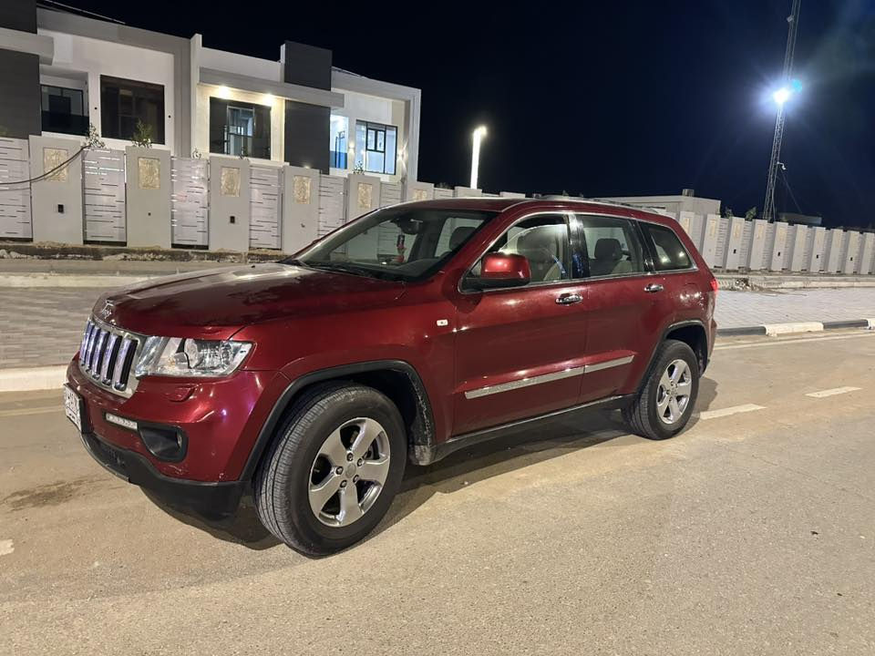 السلام عليكم جيب لاريدو موديل 2013 خليجي فول مواصفات كشنات كهرباء جلد بصمه بنرامه فول ويل رقم بغداد باسمي تحويل ثاني يوم حداديه جديده تخم تاير سياره كفاله فقط بيه مكانين بارد فقط مكان سياره كربلاء ***********
