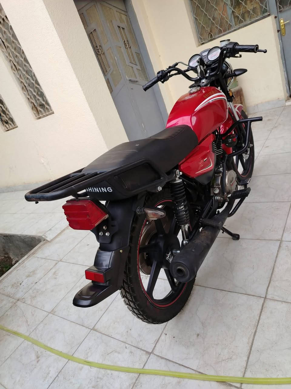 شاينك ٢٣ طالعه ٢٥ أوراق اصولي وصل معرض باسمي (مكتب حسين) دراجه جديده وكامله بدون نواقص مع جهاز إنذار وتشغيل عن بعد .. مكاني كربلاء.. والشراي يتصل***********
