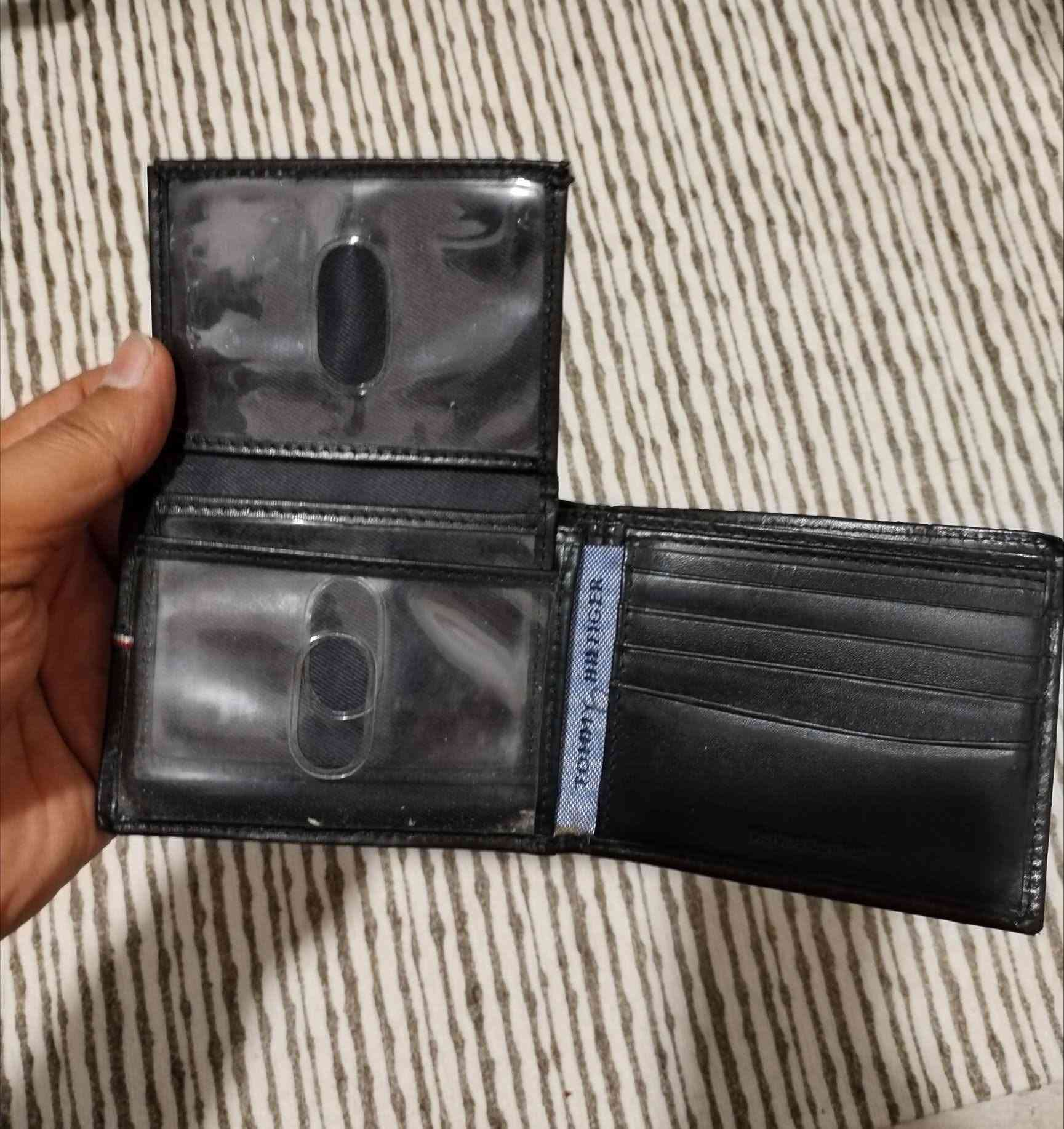 محفظة رجالية تومي هلفيغر 
أصلي وكالة اورجنال 
بالة اوربي نظافة 💯 
جلد طبيعي فاخر


**إذا كنت صاحب هذا الإعلان وتريد حذفه لأي سبب، رجاءا أرسل رسالة إلى الدعم الفني**